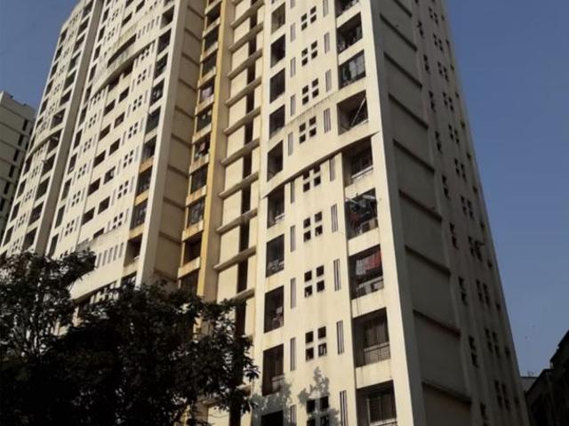 Resale | 3 BHK + Store Room 1200 Sq.Ft. Apartment in Shah Arcade II