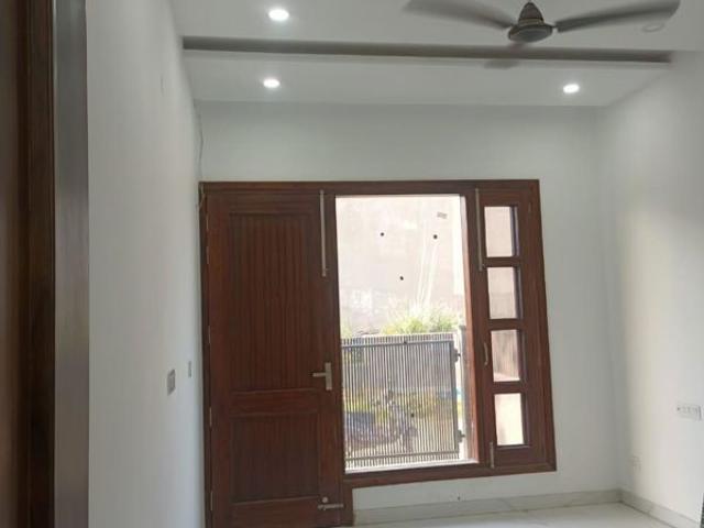 Resale | 3 BHK + Store Room 1250 Sq.Ft. Apartment in Sector 51
