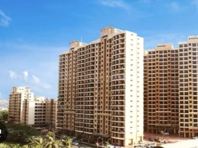 Resale | 3 BHK + Store Room 1300 Sq.Ft. Apartment in K Raheja Raheja Residency