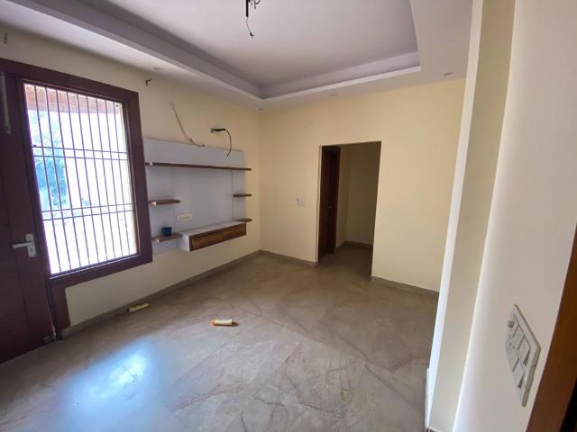 Resale | 3 BHK + Store Room 1350 Sq.Ft. Apartment in IP Extension