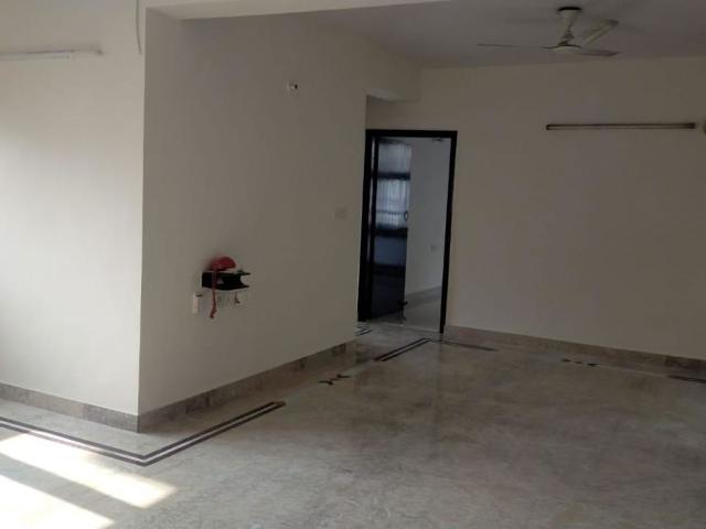 Resale | 3 BHK + Store Room 1400 Sq.Ft. Apartment in Dwarka