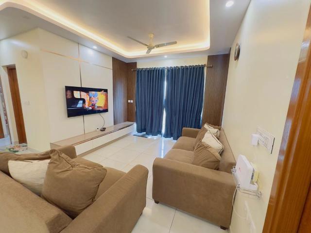 Resale | 3 BHK + Store Room 1600 Sq.Ft. Apartment in Prestige Park Square