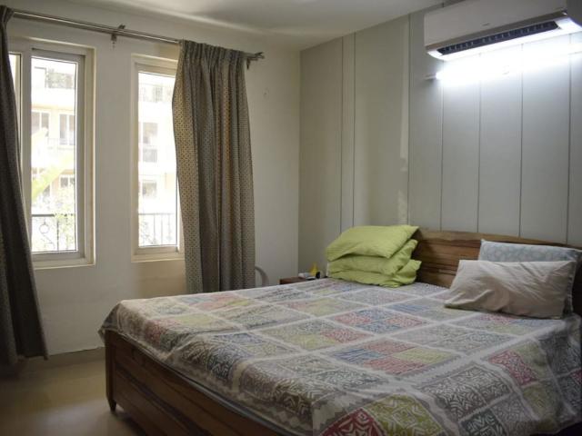 Resale | 3 BHK + Store Room 1650 Sq.Ft. Apartment in Emaar Emerald Floors Premier