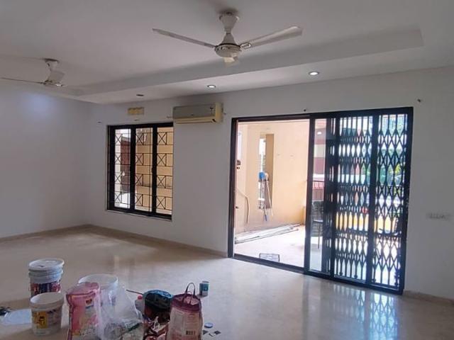 Resale | 3 BHK + Store Room 1700 Sq.Ft. Apartment in Kapil Malhar Apartment