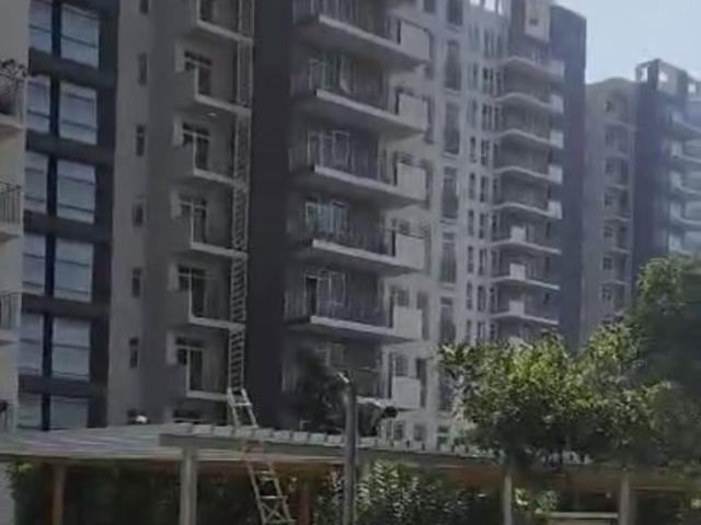 Resale | 3 BHK + Store Room 1727 Sq.Ft. Apartment in Ireo The Corridors