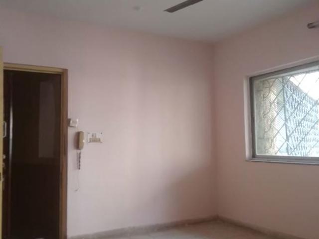 Resale | 3 BHK + Store Room 1750 Sq.Ft. Apartment in Rail Vihar CHS