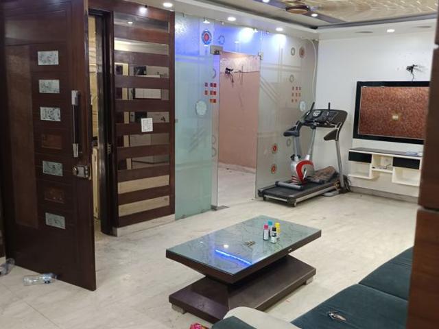 Resale | 3 BHK + Store Room 1800 Sq.Ft. Apartment in Rohini Sector 9
