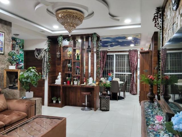 Resale | 3 BHK + Store Room 1820 Sq.Ft. Apartment in Kalpataru Residency