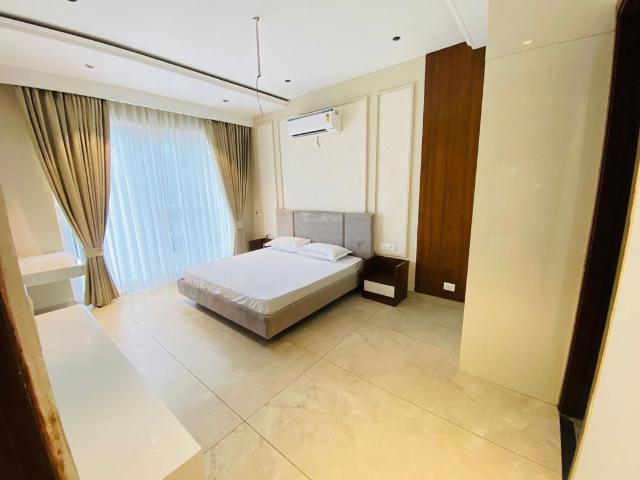 Resale | 3 BHK + Store Room 1939 Sq.Ft. Apartment in Sector 117