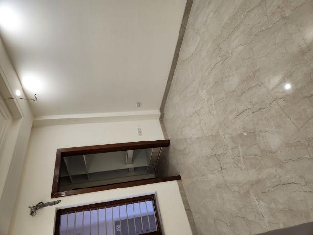 Resale | 3 BHK + Store Room 250 Sq.Yd. Independent House in Sector 8