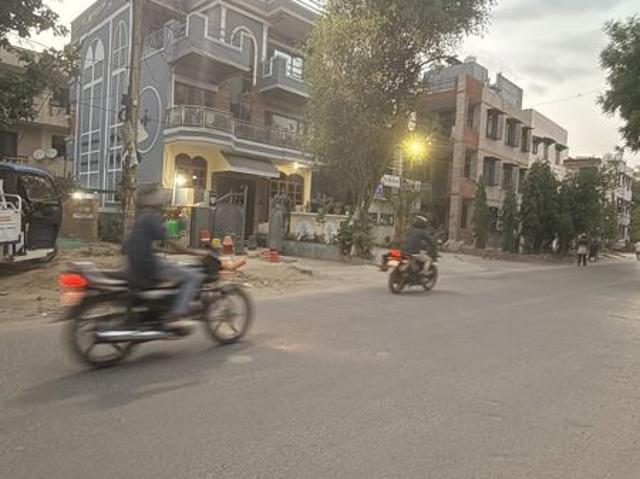 Resale | 3 BHK + Store Room 263 Sq.Yd. Independent House in Ansal Plaza Sector 23