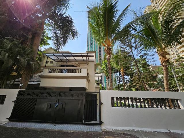 Resale | 3 BHK + Store Room 2800 Sq.Ft. Villa in Prescon Prestige Valley