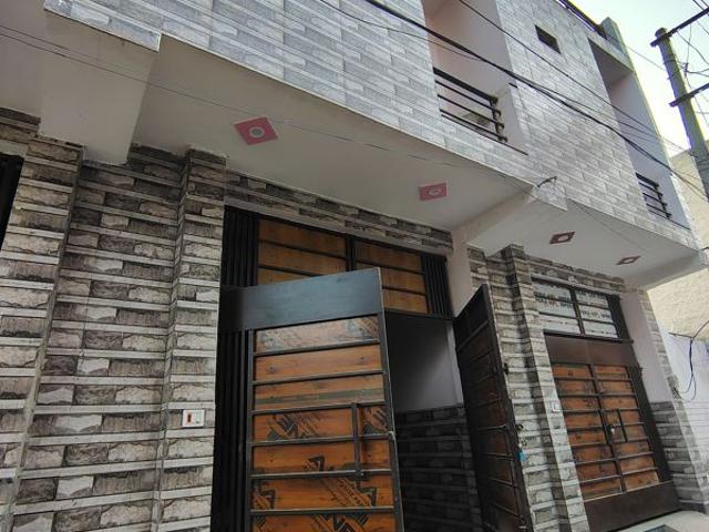 Resale | 3 BHK + Pooja Room 40 Sq.Yd. Independent House in Sector 50