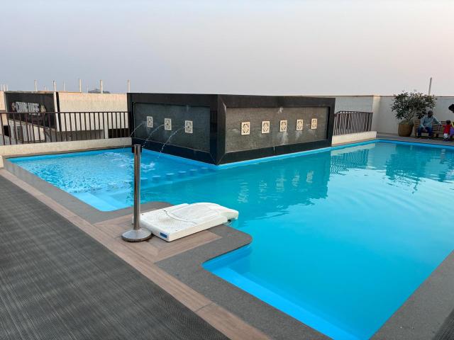 Resale | 3 BHK + Pooja Room 900 Sq.Ft. Apartment in Platinum Life