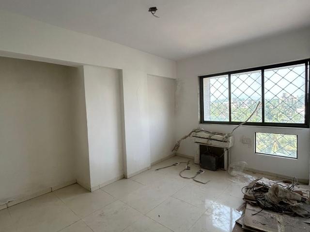 Resale | 3 BHK + Pooja Room 900 Sq.Ft. Apartment in Ghodbunder Road