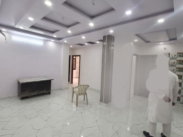 Resale | 3 BHK + Pooja Room 1000 Sq.Ft. Apartment in Dilshad Colony