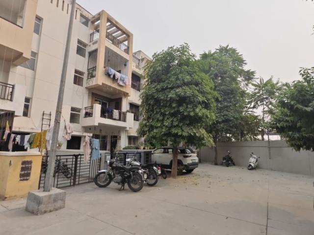Resale | 3 BHK + Pooja Room 1050 Sq.Ft. Apartment in BPTP Park Elite Floors
