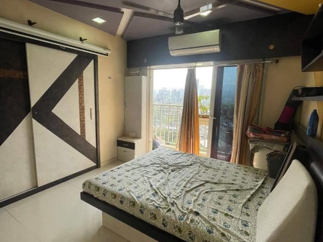 Resale | 3 BHK + Pooja Room 1100 Sq.Ft. Apartment in Runwal Plaza