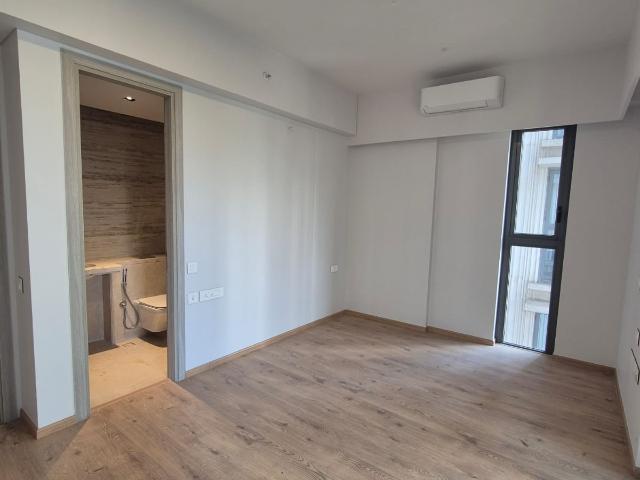 Resale | 3 BHK + Pooja Room 1140 Sq.Ft. Apartment in Rustomjee Seasons