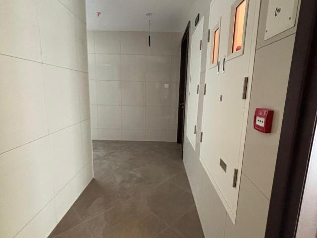 Resale | 3 BHK + Pooja Room 1178 Sq.Ft. Apartment in Amanora Adreno Towers