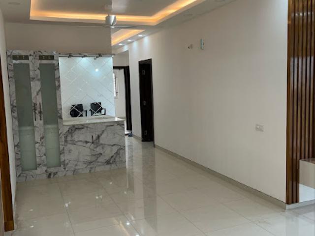 Resale | 3 BHK + Pooja Room 1411 Sq.Ft. Apartment in Century Breeze