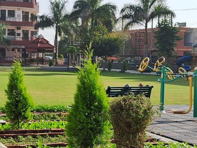 Resale | 3 BHK + Pooja Room 1470 Sq.Ft. Apartment in Sector 67