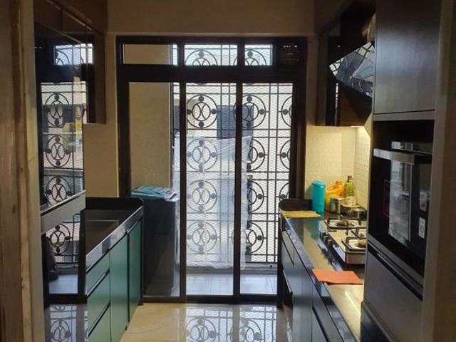 Resale | 3 BHK + Pooja Room 1500 Sq.Ft. Apartment in Lodha Sterling