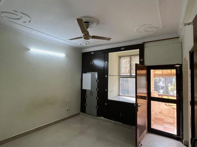 Resale | 3 BHK + Pooja Room 1500 Sq.Ft. Apartment in Sector 4 Dwarka