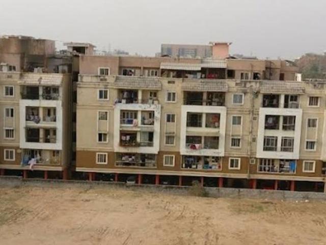 Resale | 3 BHK + Pooja Room 1525 Sq.Ft. Apartment in Vandana Golden Spring