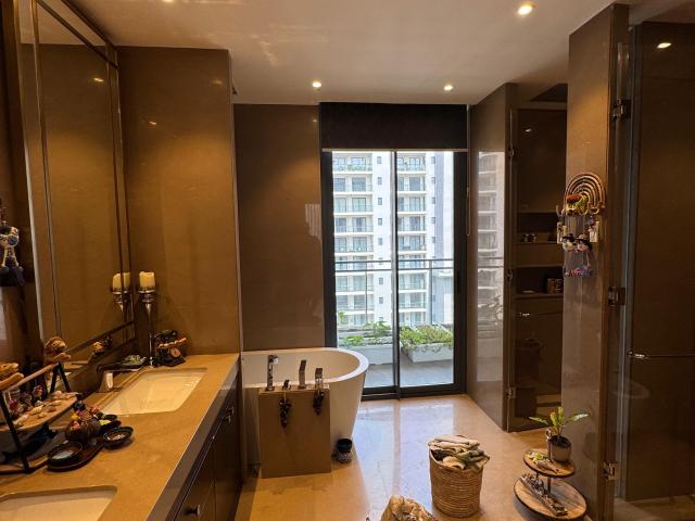 Resale | 3 BHK + Pooja Room 1555 Sq.Ft. Apartment in M3M Crown