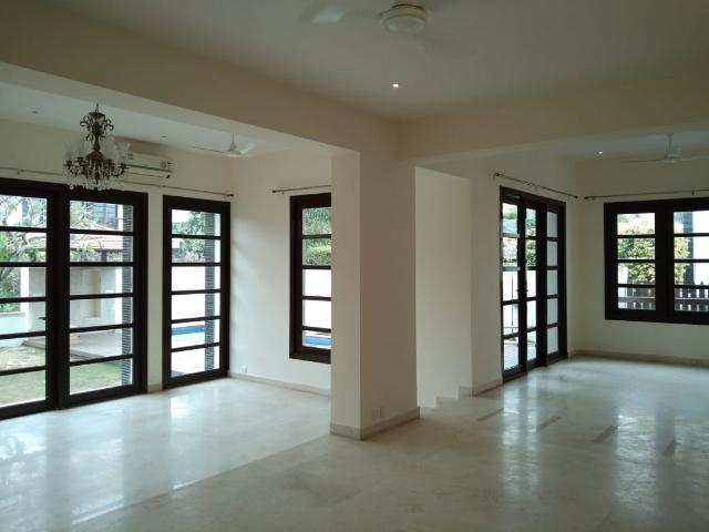 Resale | 3 BHK + Pooja Room 1555 Sq.Ft. Apartment in M3M Crown
