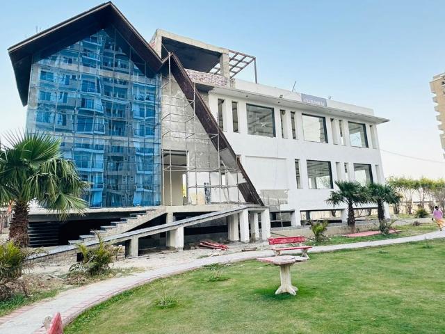 Resale | 3 BHK + Pooja Room 1550 Sq.Ft. Apartment in Sector 115