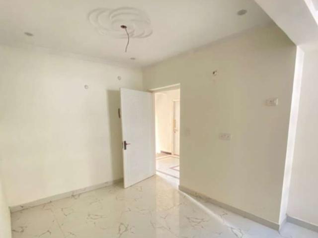 Resale | 3 BHK + Pooja Room 1605 Sq.Ft. Apartment in Hazaratganj