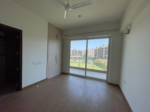Resale | 3 BHK + Pooja Room 1605 Sq.Ft. Apartment in M3M Crown