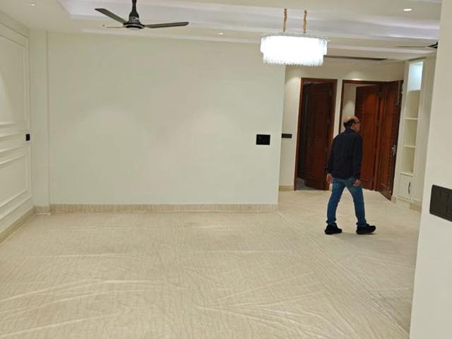 Resale | 3 BHK + Pooja Room 1600 Sq.Ft. Apartment in Sector 2 Dwarka