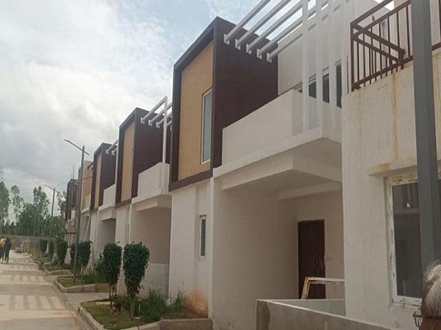 Resale | 3 BHK + Pooja Room 1601 Sq.Ft. Villa in Sark Town Homes