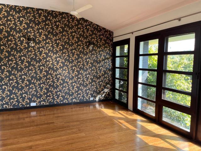 Resale | 3 BHK + Pooja Room 1647 Sq.Ft. Apartment in Godrej Summit