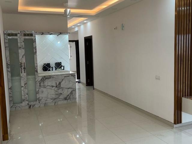 Resale | 3 BHK + Pooja Room 1773 Sq.Ft. Apartment in Century Breeze