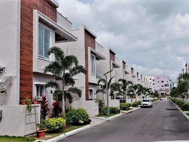 Resale | 3 BHK + Pooja Room 178 Sq.Yd. Villa in Dulapally