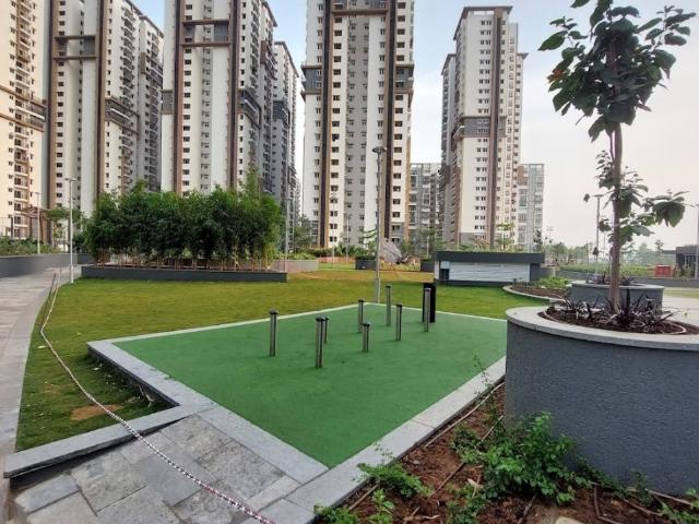 Resale | 3 BHK + Pooja Room 1790 Sq.Ft. Apartment in Aparna Sarovar Zenith