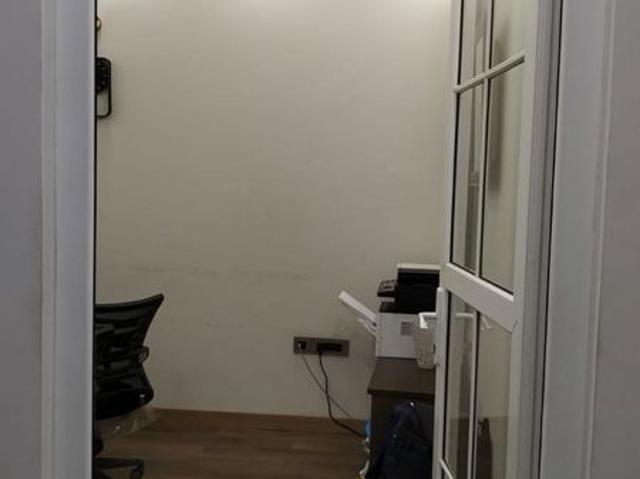 Resale | 3 BHK + Pooja Room 1818 Sq.Ft. Apartment in DLF The Primus