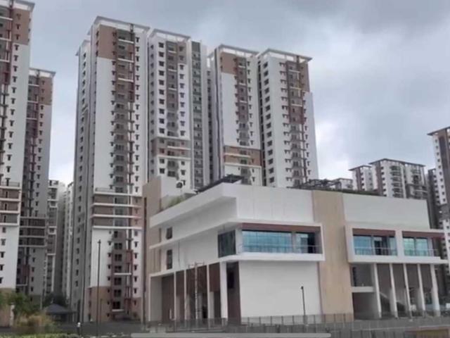Resale | 3 BHK + Pooja Room 1826 Sq.Ft. Apartment in Aparna Sarovar Zicon