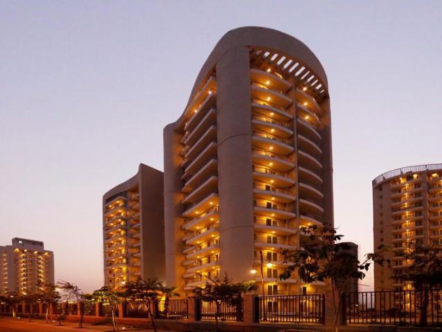 Resale | 3 BHK + Pooja Room 1848 Sq.Ft. Apartment in BPTP Discovery Park