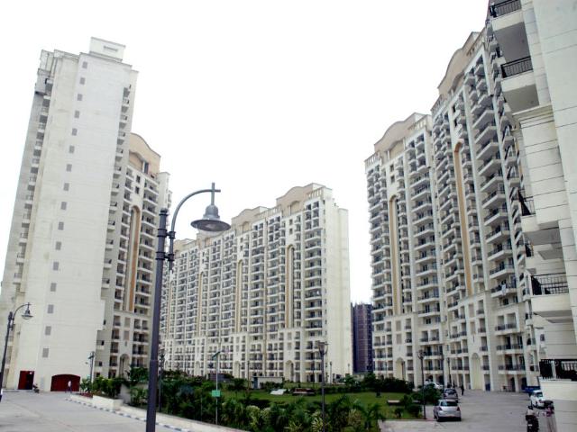 Resale | 3 BHK + Pooja Room 1900 Sq.Ft. Apartment in JMD Gardens