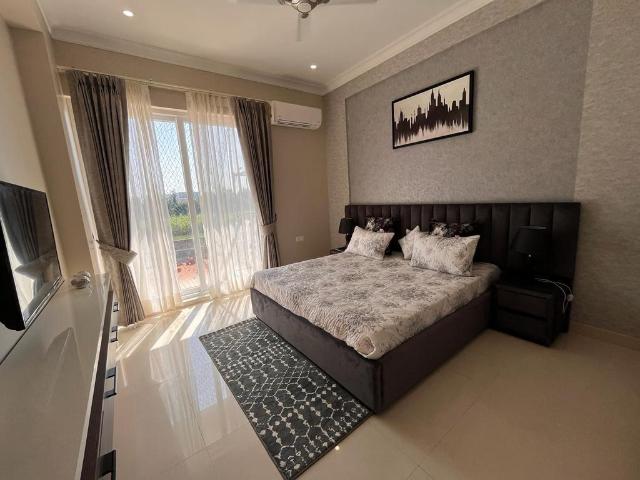 Resale | 3 BHK + Pooja Room 1996 Sq.Ft. Apartment in Sector 115