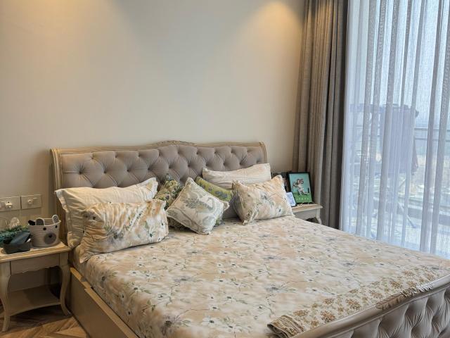 Resale | 3 BHK + Pooja Room 2050 Sq.Ft. Apartment in M3M Crown
