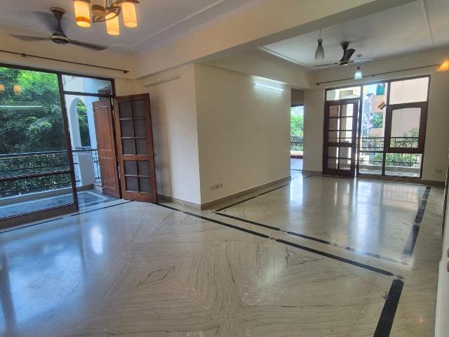 Resale | 3 BHK + Pooja Room 2100 Sq.Ft. Apartment in Airport Apartments