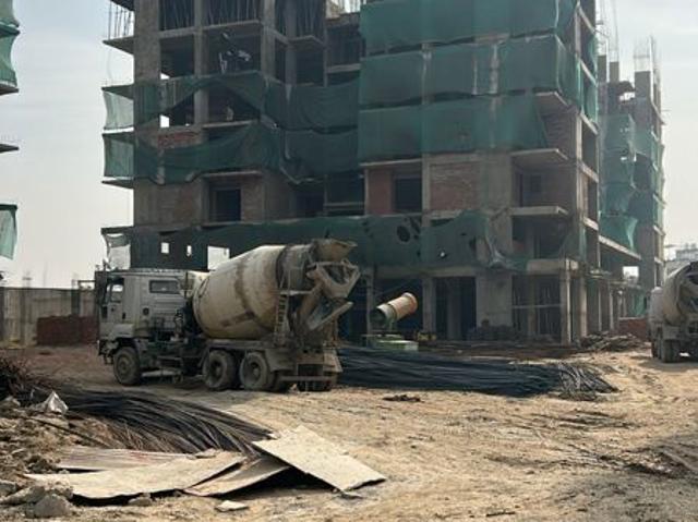 Resale | 3 BHK + Pooja Room 2150 Sq.Ft. Apartment in Uninav Residena