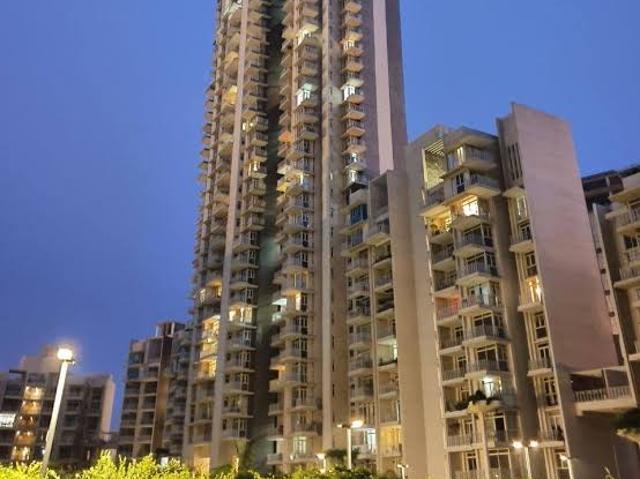 Resale | 3 BHK + Pooja Room 2452 Sq.Ft. Apartment in Ireo Victory Valley