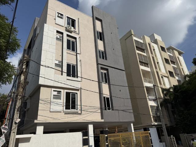Resale | 3 BHK + Pooja Room 2452 Sq.Ft. Apartment in Lakdi ka pul